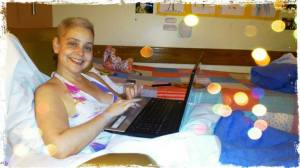 Gigi em seu quarto de hospital. Foto de: http://www.facebook.com/OsQuimionautas